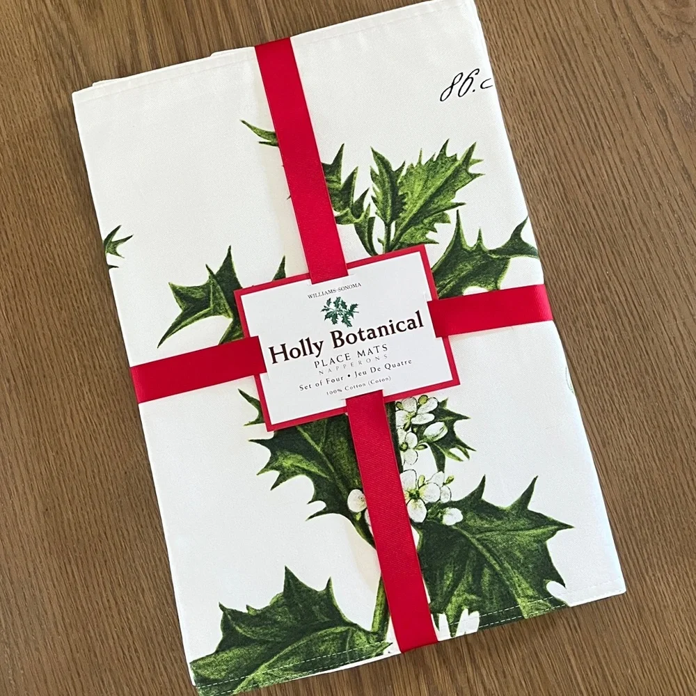 Williams Sonoma Holly Botanical Place Mats Set of 4 Holiday Winter Green Berry